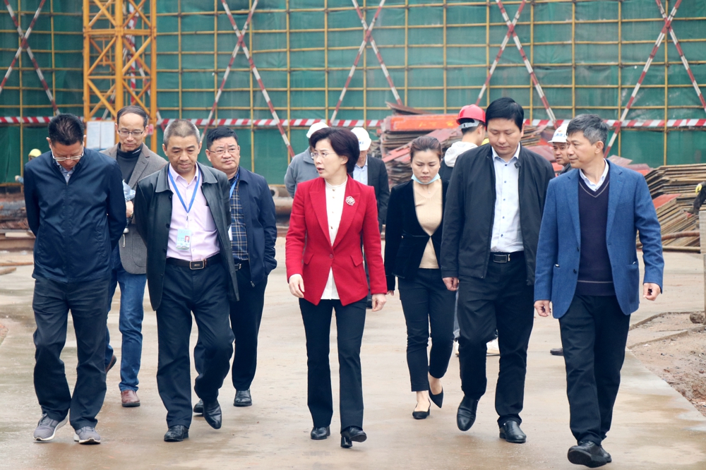 新余市政府副市長陳文華一行蒞臨新余市職教中心新校區調研指導