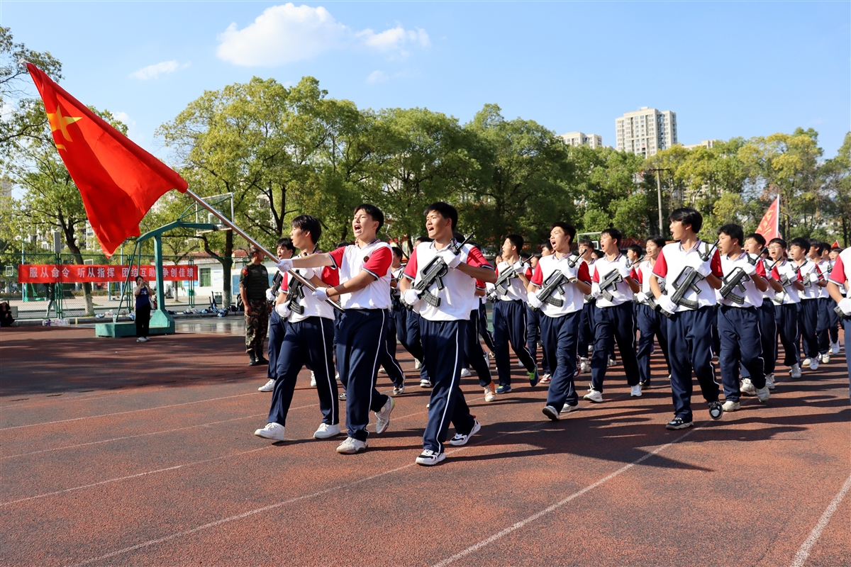 無畏驕陽 不懼風雨——我校2022級新生軍訓圓滿結束