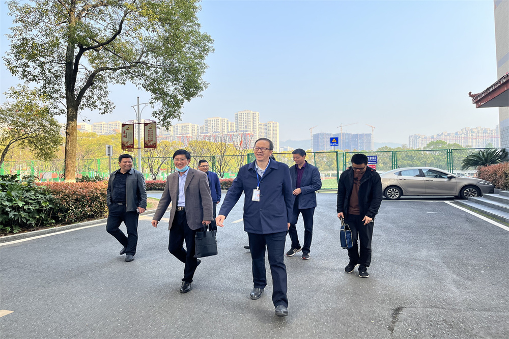 市職教中心迎接無煙校園創(chuàng)建工作檢查